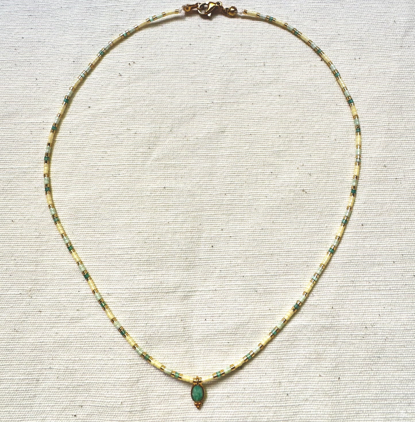 Collar Goa Amazonita en óvalo