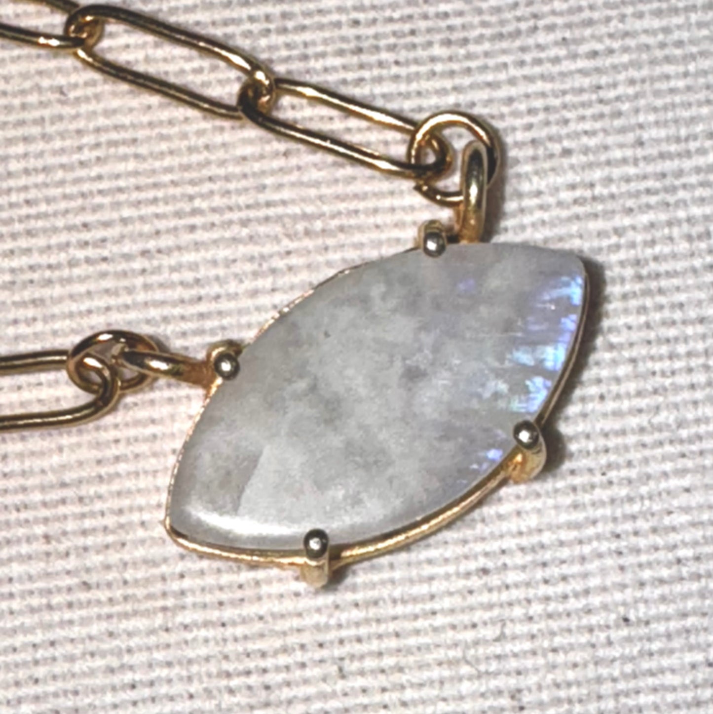 Collar eslabones piedraluna