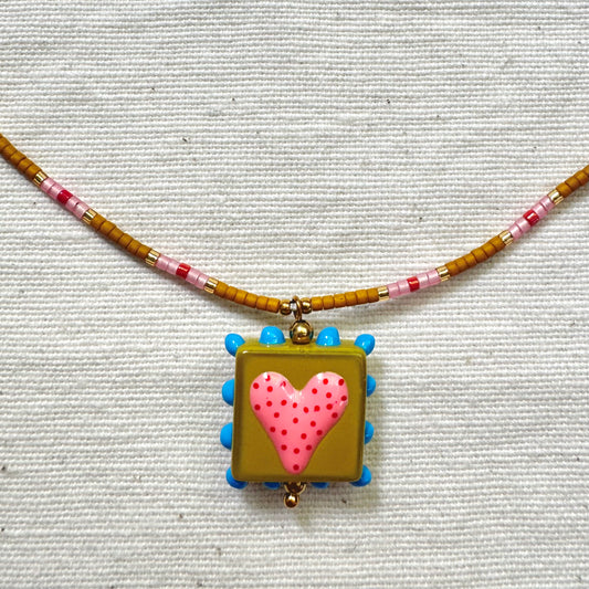 Collar Toscana corazón mostaza